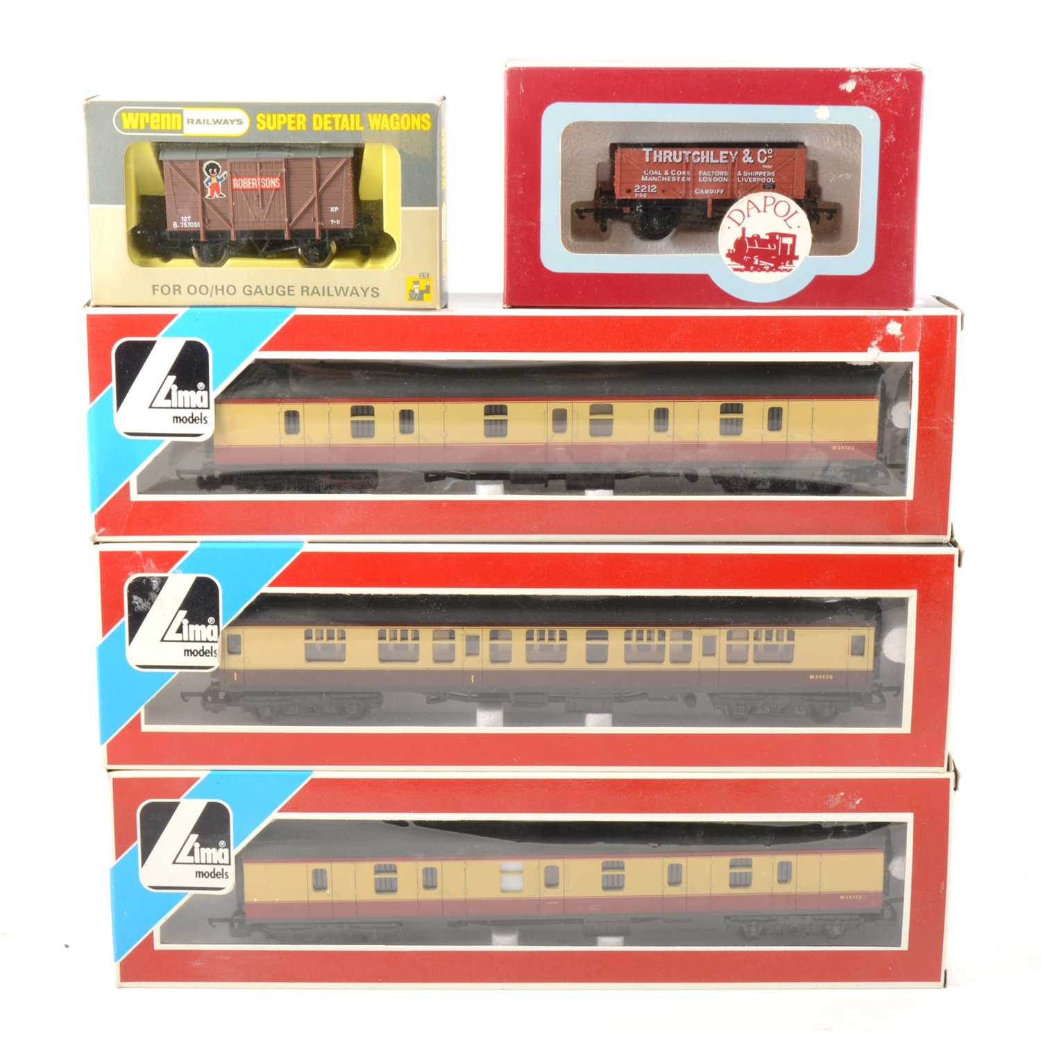 Lot 37 - OO gauge model railway passenger coaches and wagons