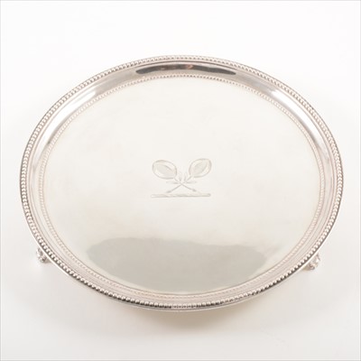 Lot 632 - A George III silver salver