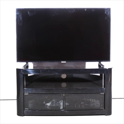 Lot 652 - Samsung 43" tv and stand