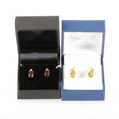 Lot 169 - Two pairs of earrings.