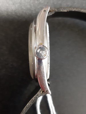 Lot 356 - Rolex - a gentleman's 1940s Oyster Royal wrist watch.
