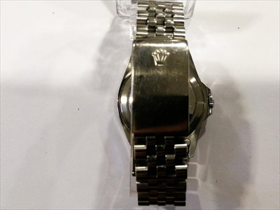 Lot 722 - Rolex - a gentleman's GMT Oyster Perpetual Date GMT Master wrist watch with "Pepsi" bezel