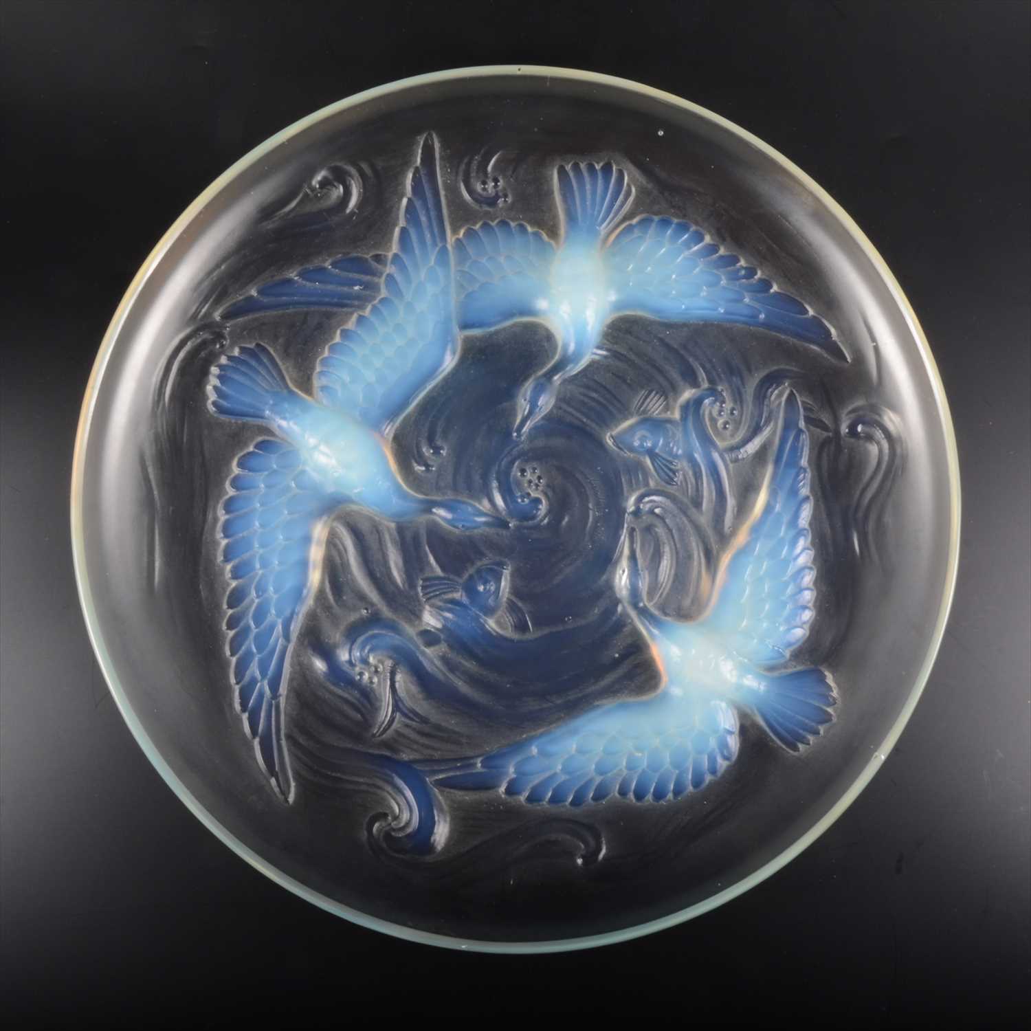 Lot 113 - An Art Deco opalescent glass charger, by Verlys.