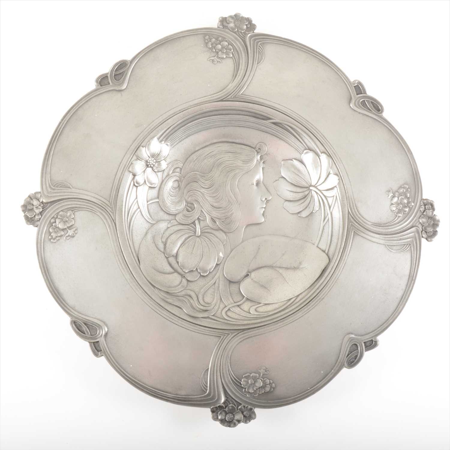 Lot 91 - An Italian Art Nouveau pewter charger, by Achille Gamba.