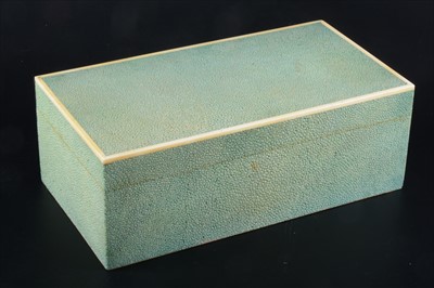 Lot 123 - An Art Deco period shagreen and ivory box and cover