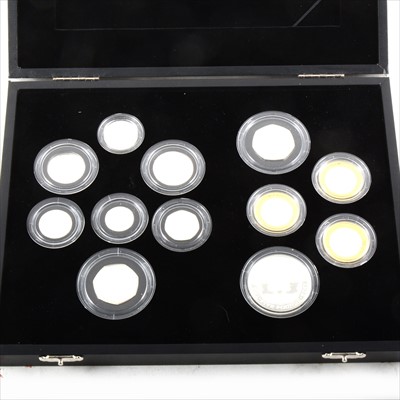 Lot 190 - The Royal Mint silver proof coin set 2009, cased