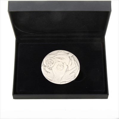 Lot 188 - Royal Mint St George and the Dragon , silver...