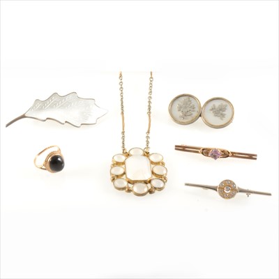 Lot 339 - A collection of vintage jewellery.