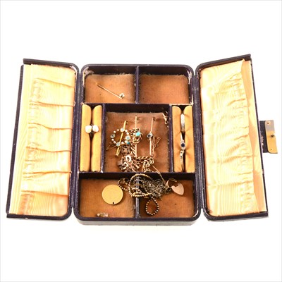 Lot 299 - A vintage jewel box and contents of Edwardian and later jewellery.