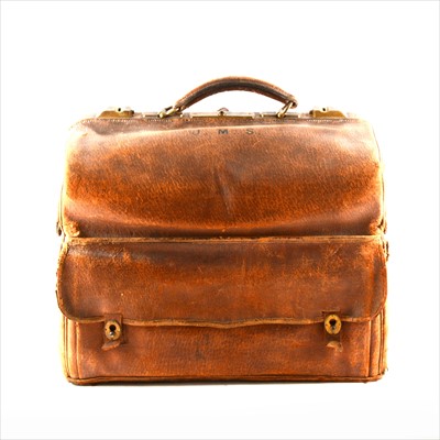 Lot 113 - A leather Gladstone bag, ..