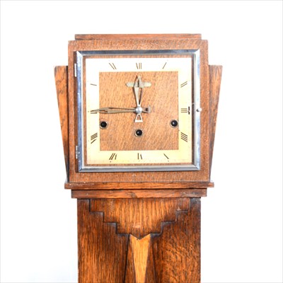 Lot 664 - Oak grandmother clock