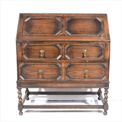 Lot 394 - An oak bureau