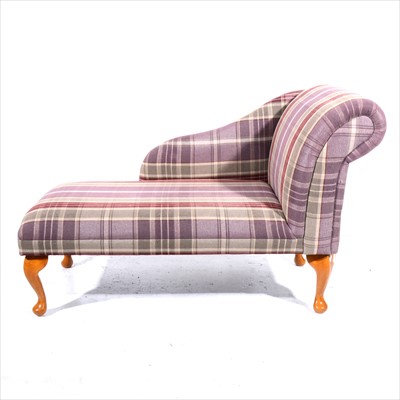 Lot 434 - A small contemporary chaise-longue