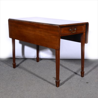 Lot 530 - A Victorian mahogany Pembroke table