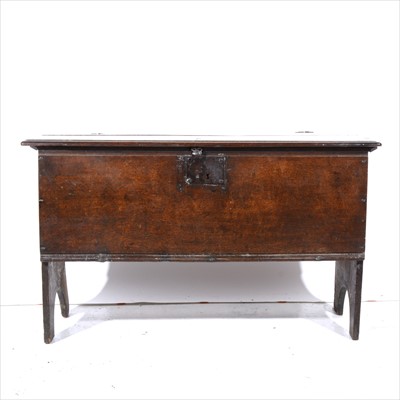 Lot 362 - A boarded oak coffer, early 18th Century