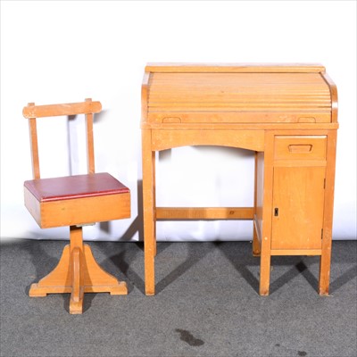 Lot 589 - A beechwood child's desk and chair