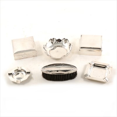 Lot 413 - A quantity of silver items.