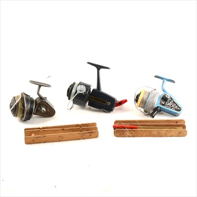 Lot 187 - Assorted fishing spinning reels and tackle
