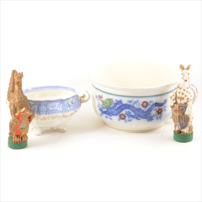 Lot 43 - Decorative ceramics