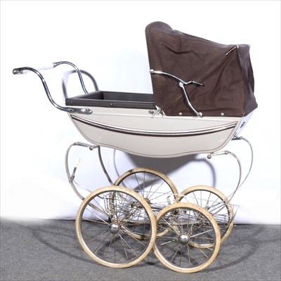 Lot 142 - A vintage Silver Cross pram, length 95cm, width 40cm, hight 80cm with canopy and spoked wheels.