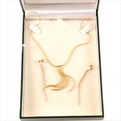 Lot 288 - A modern 9 carat yellow gold necklace and earring suite.