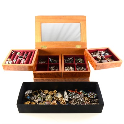 Lot 314 - A maple jewel box of silver and white metal jewellery with some set with stones and a box of vintage costume jewellery brooches etc.