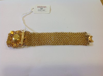 Lot 83 - An early 19th Century gold and foil backed gem stone and pearl bracelet.