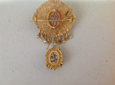 Lot 1332 - An unusual mid 19th Century Egyptian Revival yellow metal mounted ceramic scarab suite of jewellery.