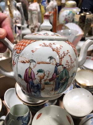 Lot 44 - A Chinese Export porcelain teapot, painted with Mandarin figure, and a collection of Oriental porcelain