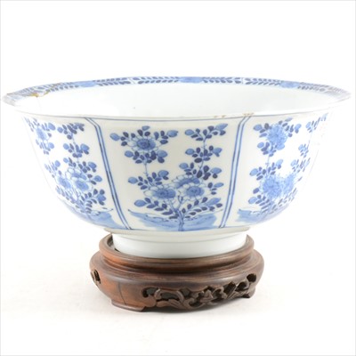 Lot 97 - A Chinese blue and white bowl, bearing four character mark