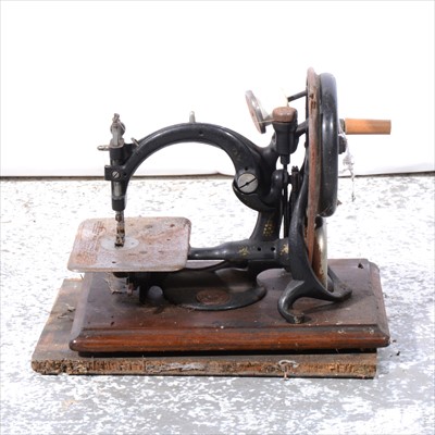 Lot 175 - Wilcox & Gibbs chainstitch handcrank sewing machine