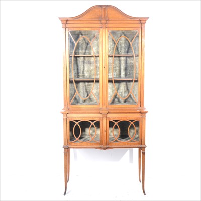 Lot 258 - An Edwardian mahogany display cabinet