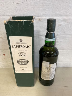Lot 303 - LAPHROAIG - VINTAGE 1976 - single Isle malt whisky, numbered 2796 of 5400