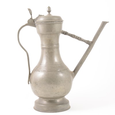Lot 1138 - A Swiss pewter wine flagon, late 18th century