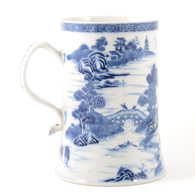 Lot 365 - A Chinese blue and white export porcelain mug, Qianglong