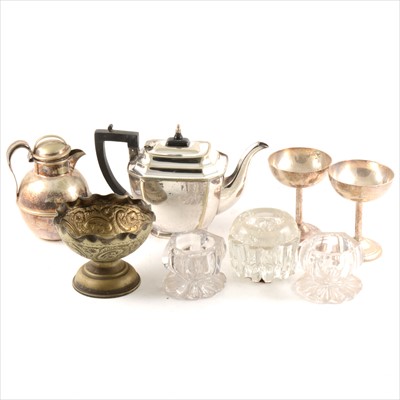 Lot 195 - A quantity of silver plated wares and glassware.