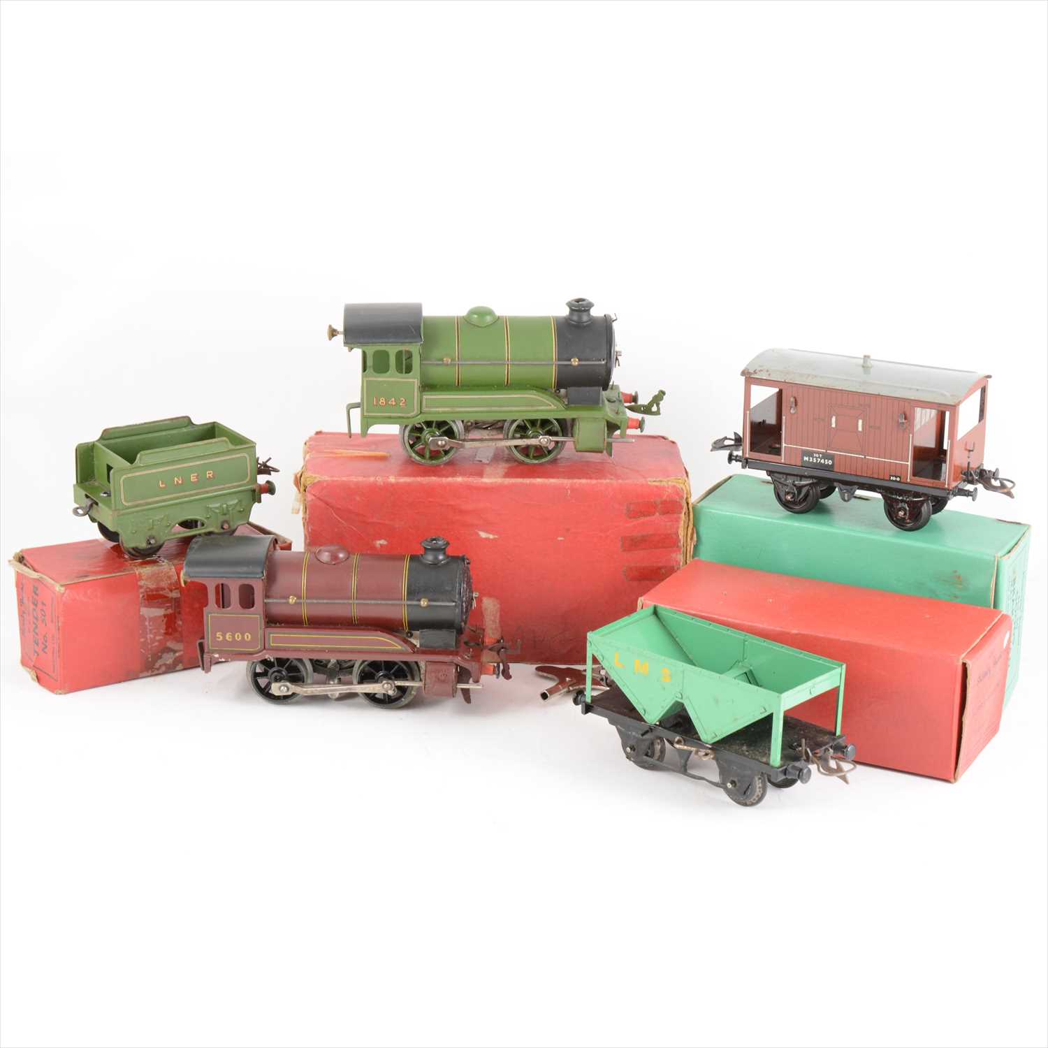Lot 41 - A collection of O gauge model railways; mostly Hornby, including no.501 locomotive boxed, another, wagons and track.
