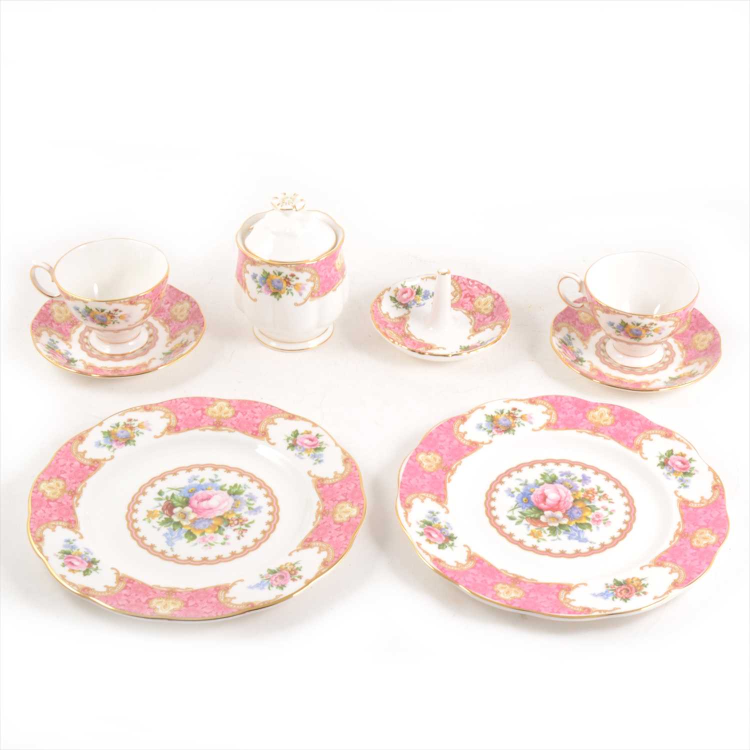 Lot 98 - An extensive Royal Albert dinner, tea, and coffee service, Lady Carlyle pattern