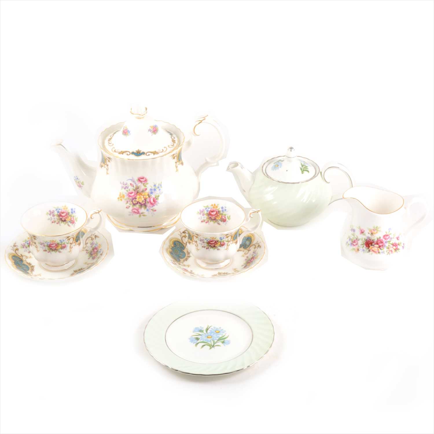 Lot 90 - A quantity of tea and dinner ware, including Royal Albert 'Berkeley' pattern, Queen Anne ware, etc