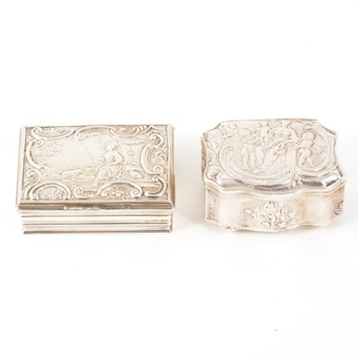 Lot 252 - A Continental white metal snuff box, probably late 19th century