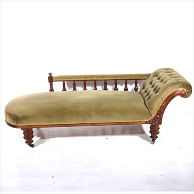 Lot 418 - A Victorian walnut chaise longue