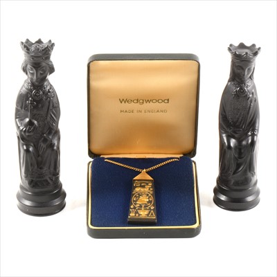 Lot 15A - Arnold Machin for Wedgwood, King and Queen chess pieces, and a Wedgwood pendant.