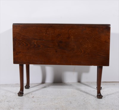 Lot 293 - George III mahogany drop-leaf supper table