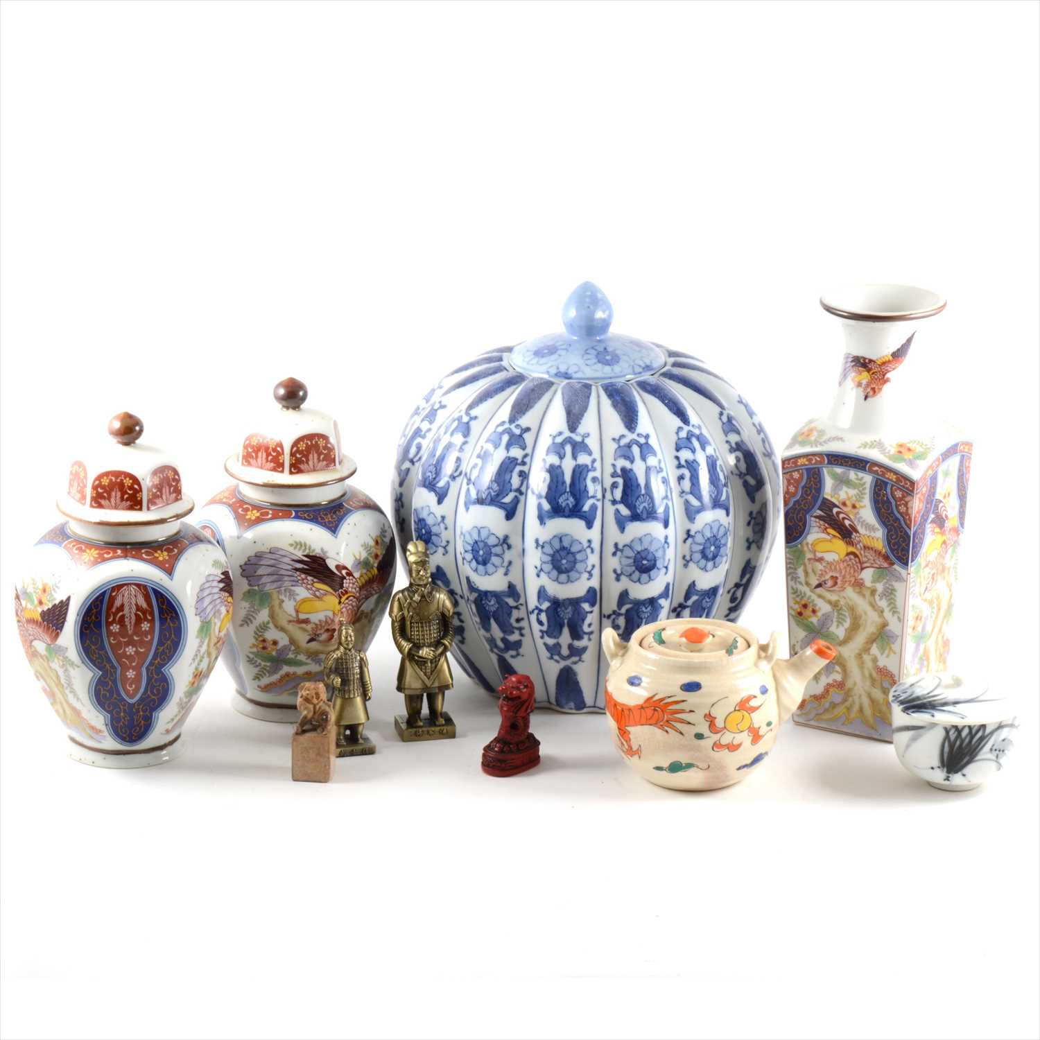 Lot 19 - A modern Chinese blue and white covered jar, etc