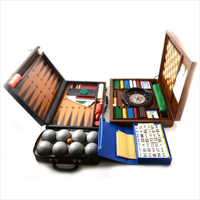 Lot 116 - A modern Mahjong set, roulette wheel, backgammon and pentaque set