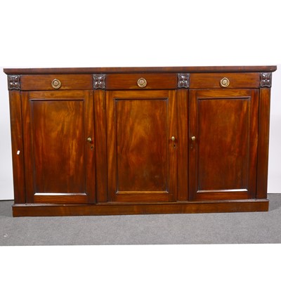 Lot 480 - A William IV mahogany chiffonier