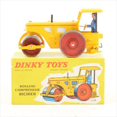 Lot 141 - French Dinky Toys; no.830 / 90A Rouleau Compresseur Richier Road Roller, boxed.