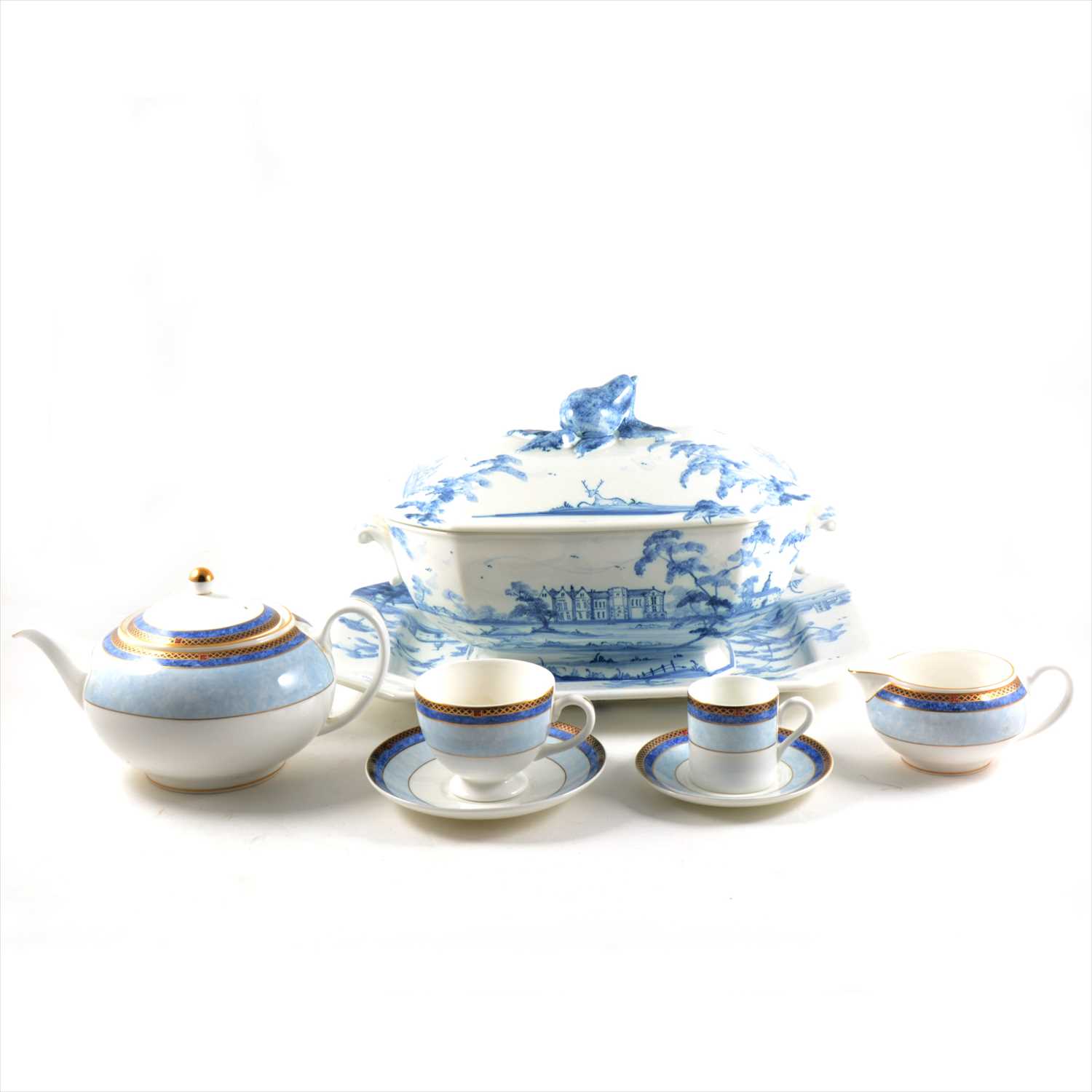 Lot 25 - A Fawsley Hall blue and white tureen on stand, and Wedgwood Valencia pattern tea and coffee ware
