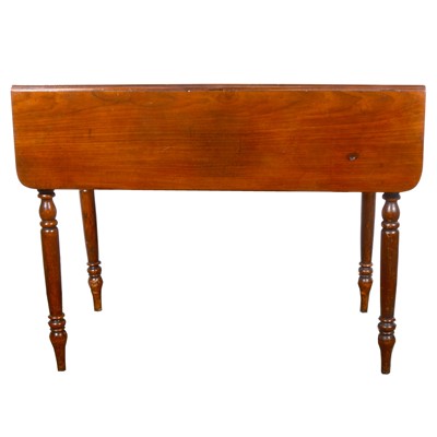 Lot 116 - A Victorian mahogany Pembroke table