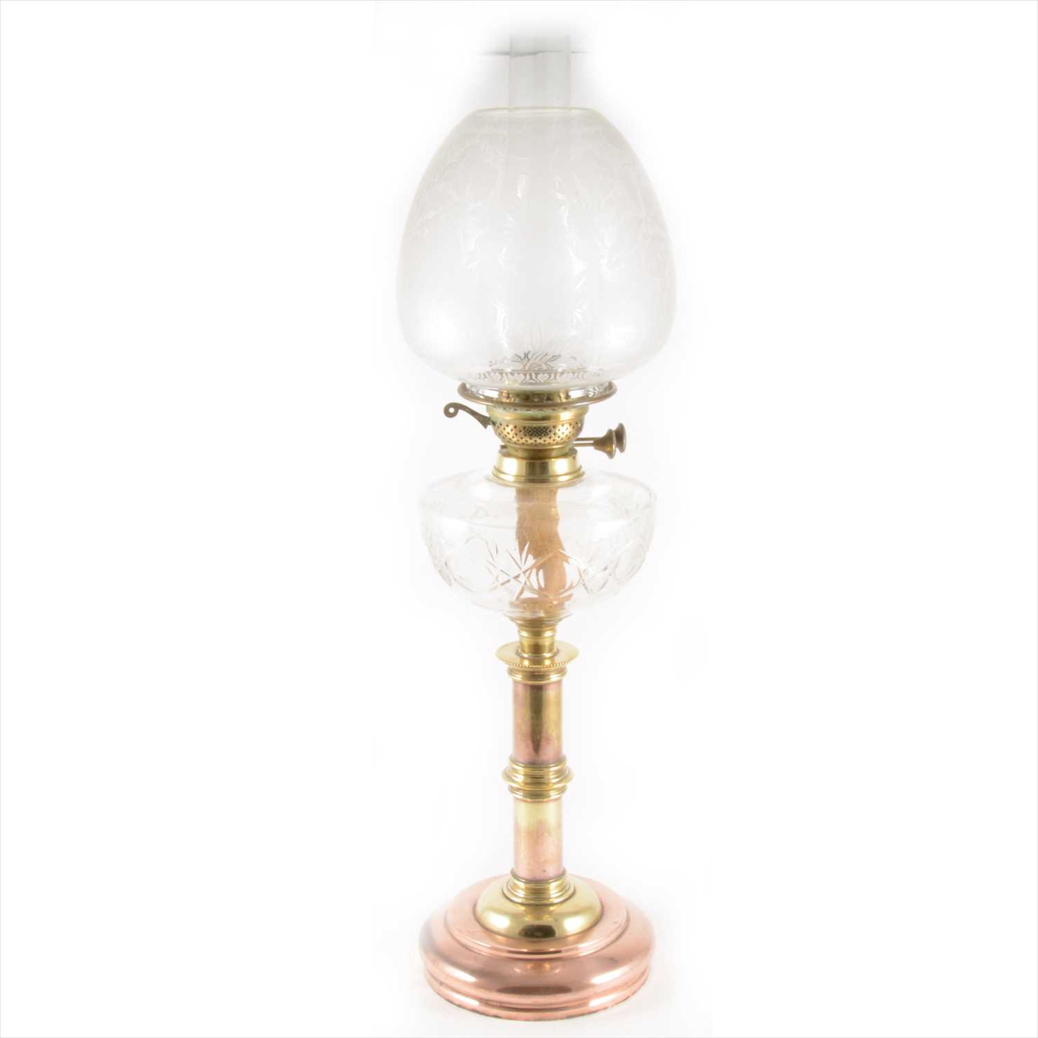 Lot 142 - Edwardian copper and brass table oil lamp with glass reservoir, original etched glass shade.